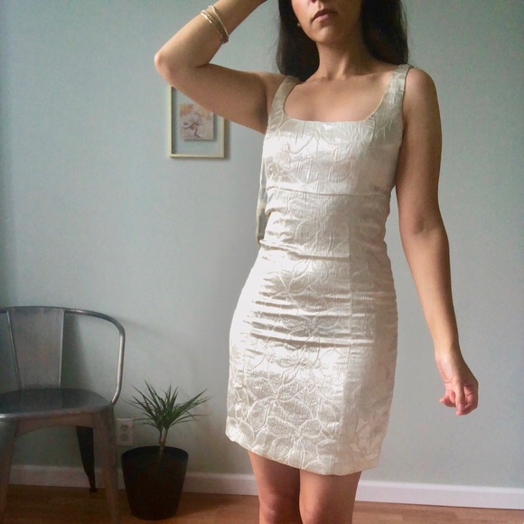 BB DAKOTA NWT Metallic Brocade Sheath Dress - Picture 6 of 6